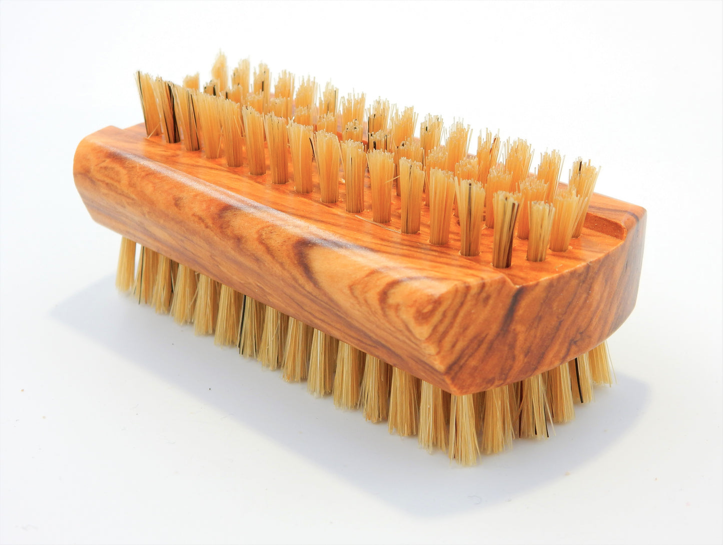 Nagelbürste aus Olivenholz