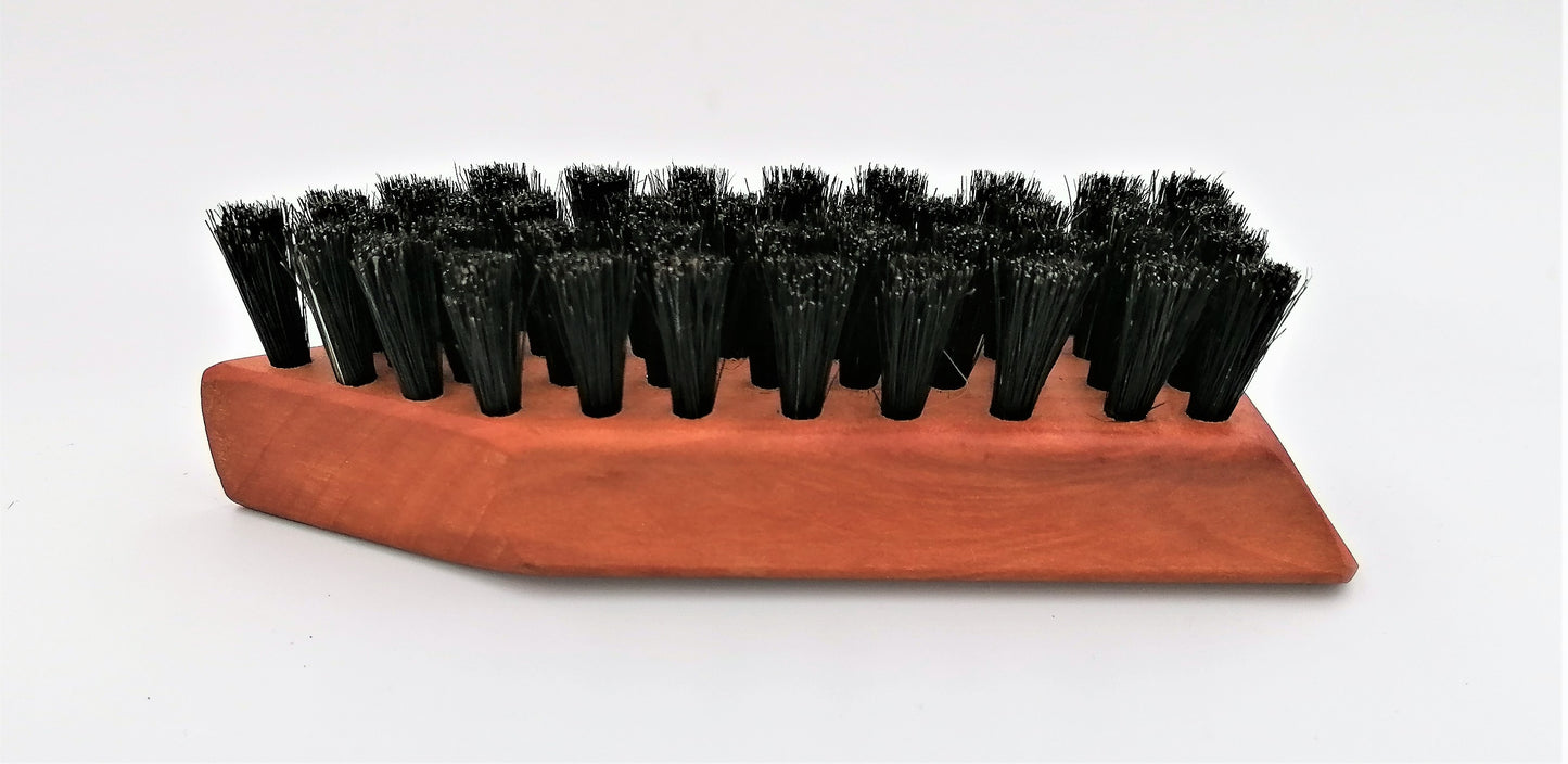 Schuhschmutzbürste mit Wildschweinborste