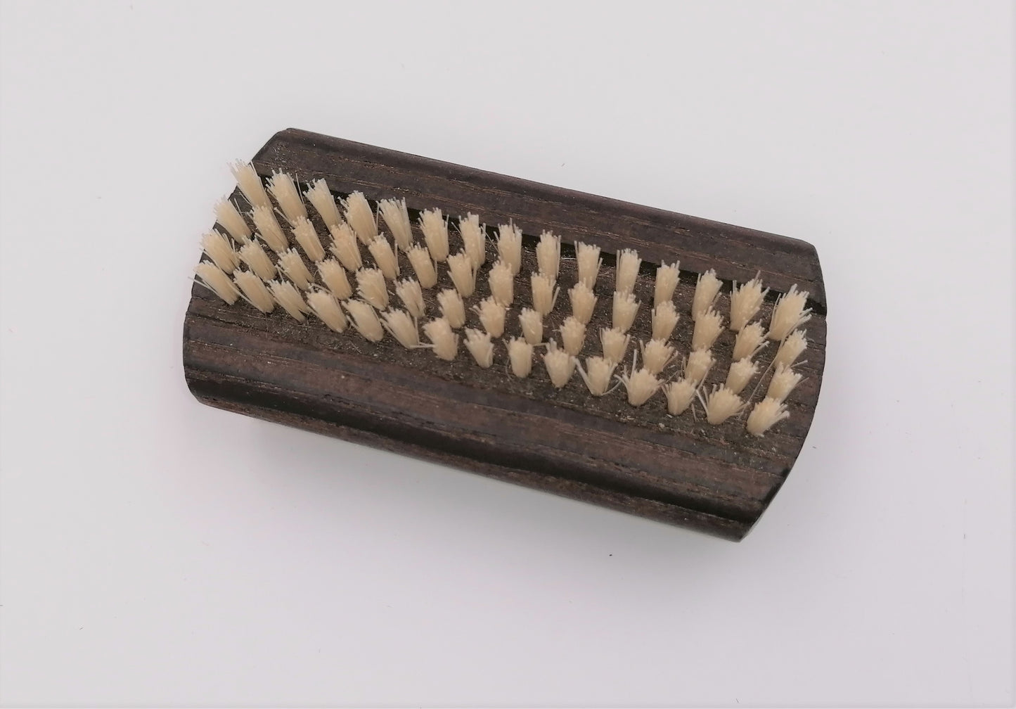 Nagelbürste aus Thermoholz