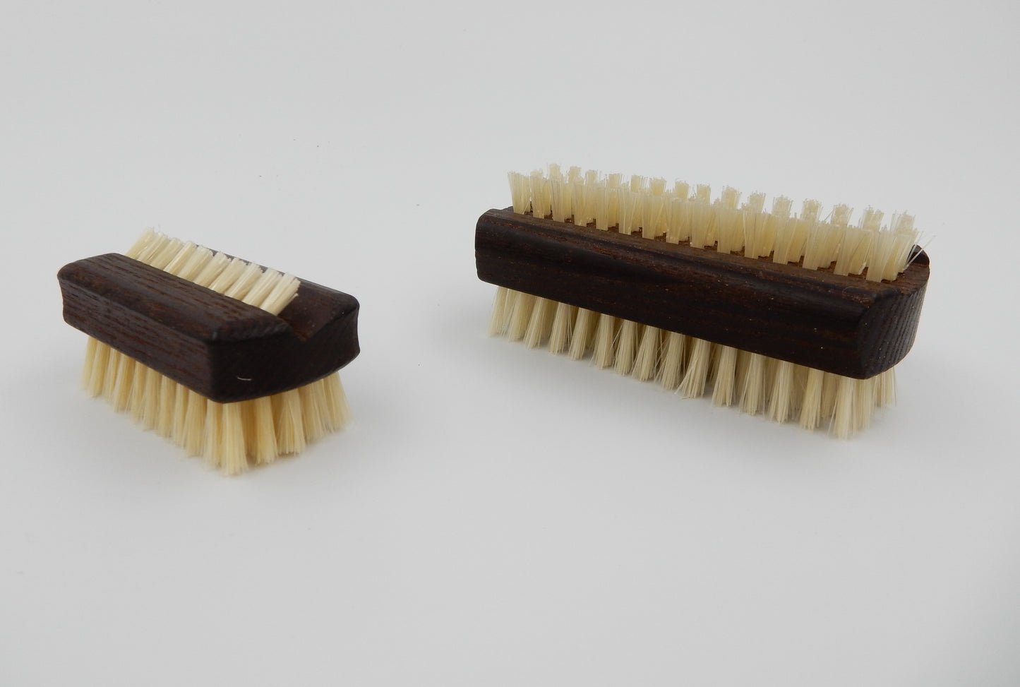 Nagelbürste aus Thermoholz