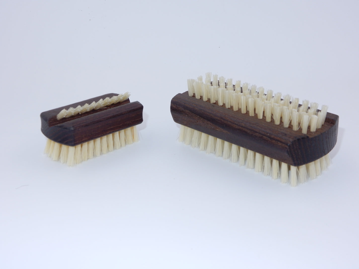 Nagelbürste aus Thermoholz